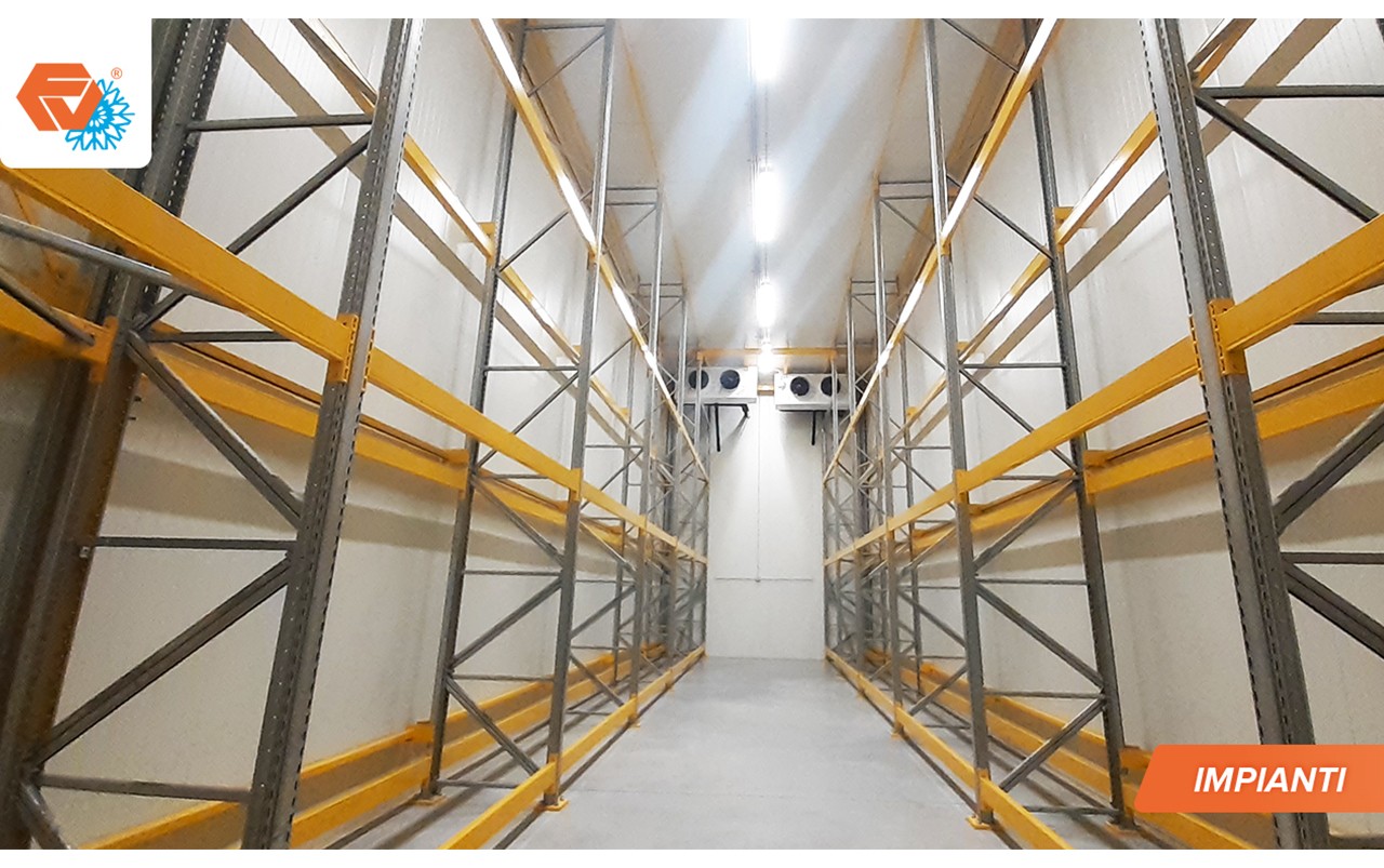 Magazzino frigorifero surgelati "chiavi in mano"